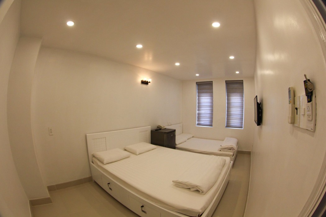 Full House Hostel 67/98