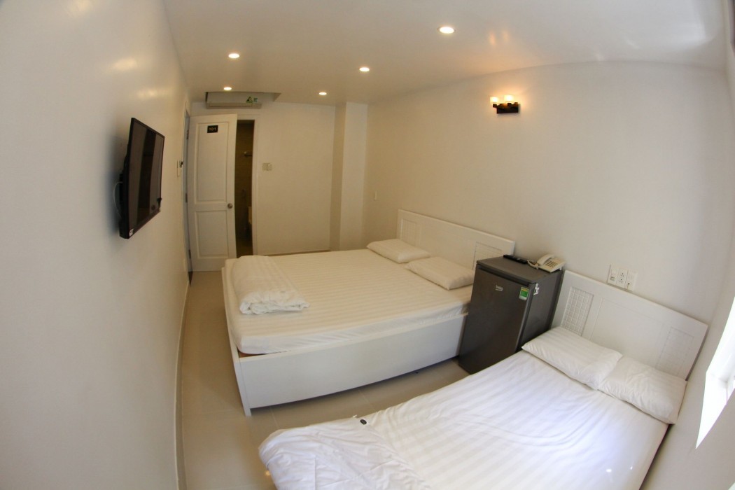 Full House Hostel 70/98