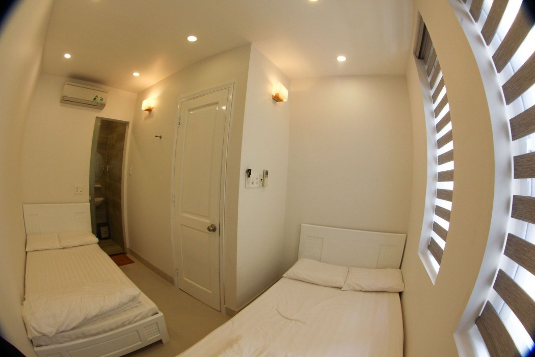 Full House Hostel 37/98