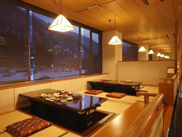Yuze Hotel 24/62
