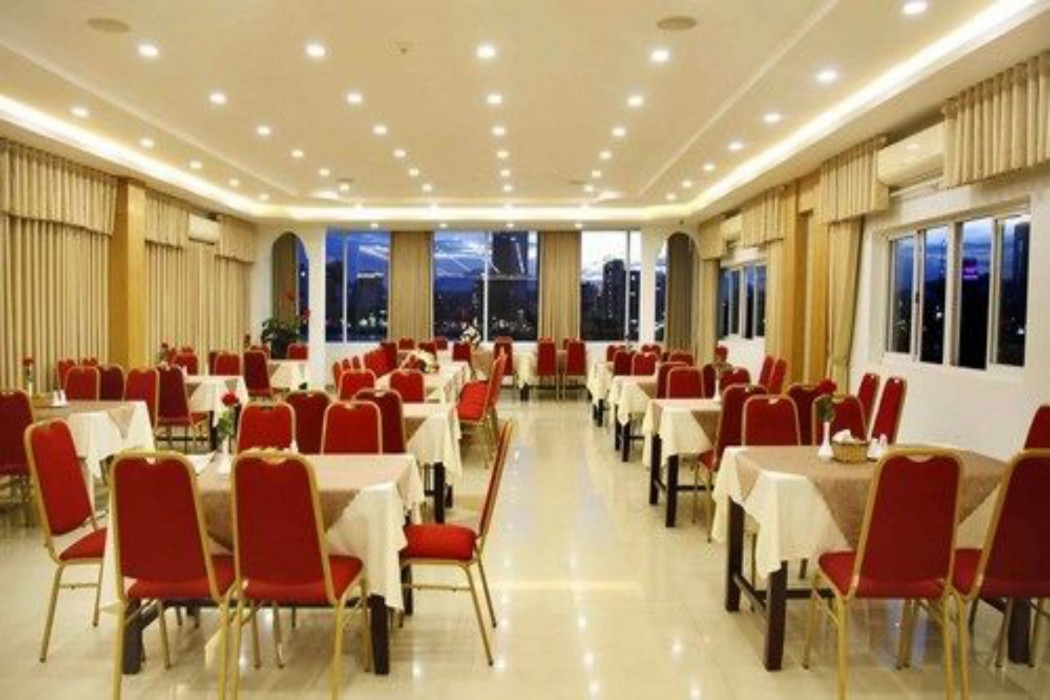 Legacy Hotel 60/77