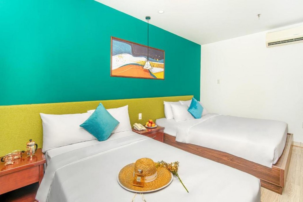 May Beach Hotel 14/43