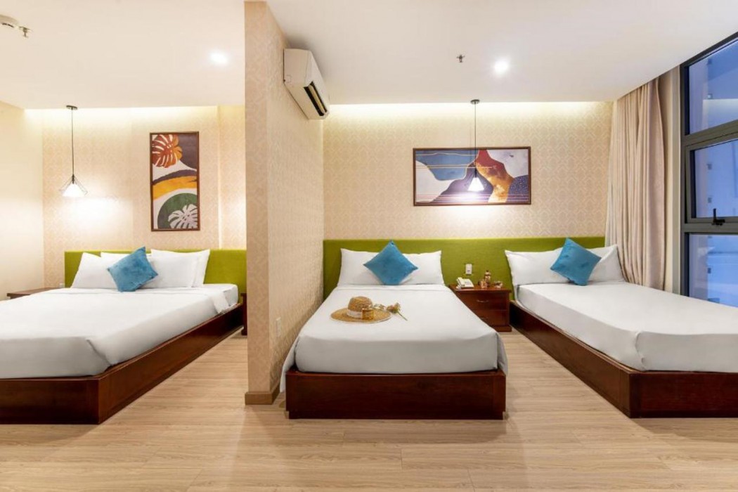 May Beach Hotel 18/43