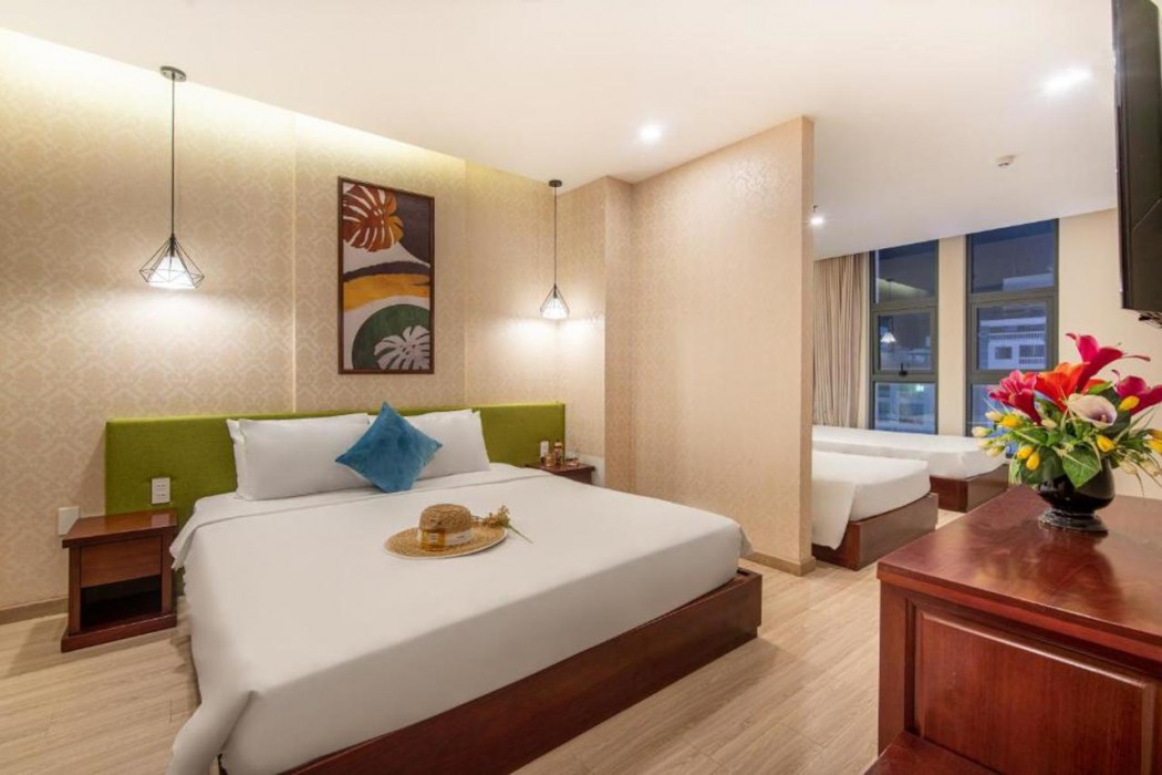May Beach Hotel 16/43