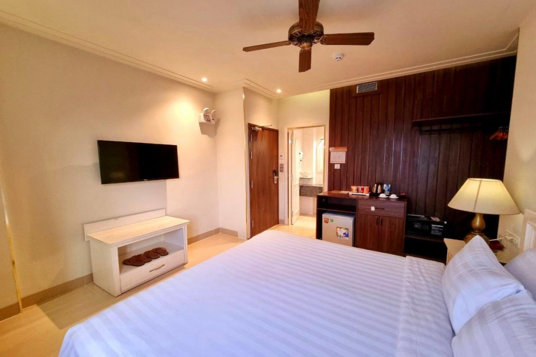 Tulip Hotel 3 15/81