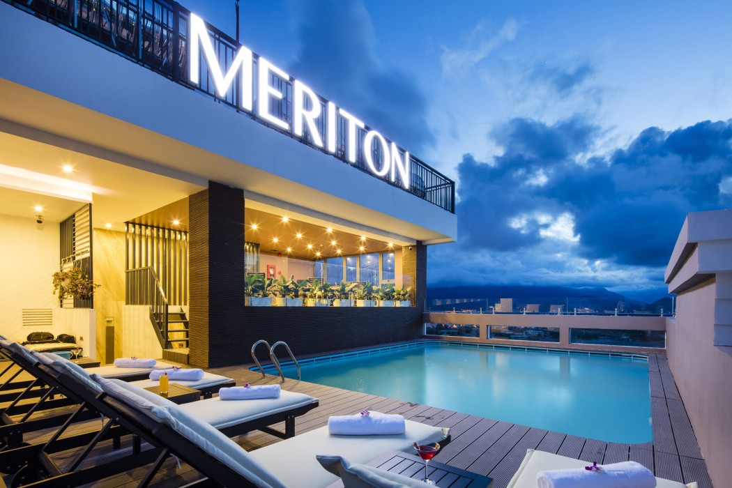 Meriton Hotel 66/100