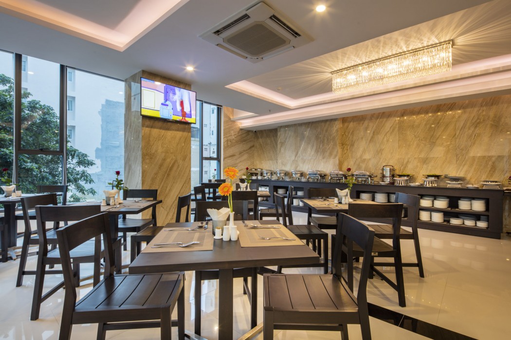Meriton Hotel 37/100