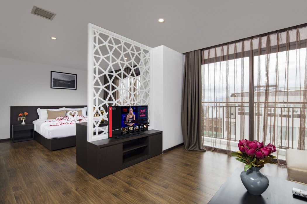 Meriton Hotel 48/100