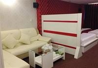 Luxury Hotel 46/75