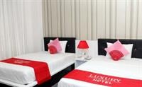 Luxury Hotel 18/75