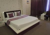 Luxury Hotel 25/75