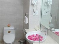 Luxury Hotel 32/75