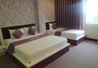 Luxury Hotel 15/75
