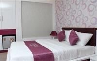 Luxury Hotel 19/75