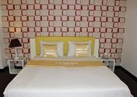 Luxury Hotel 64/75