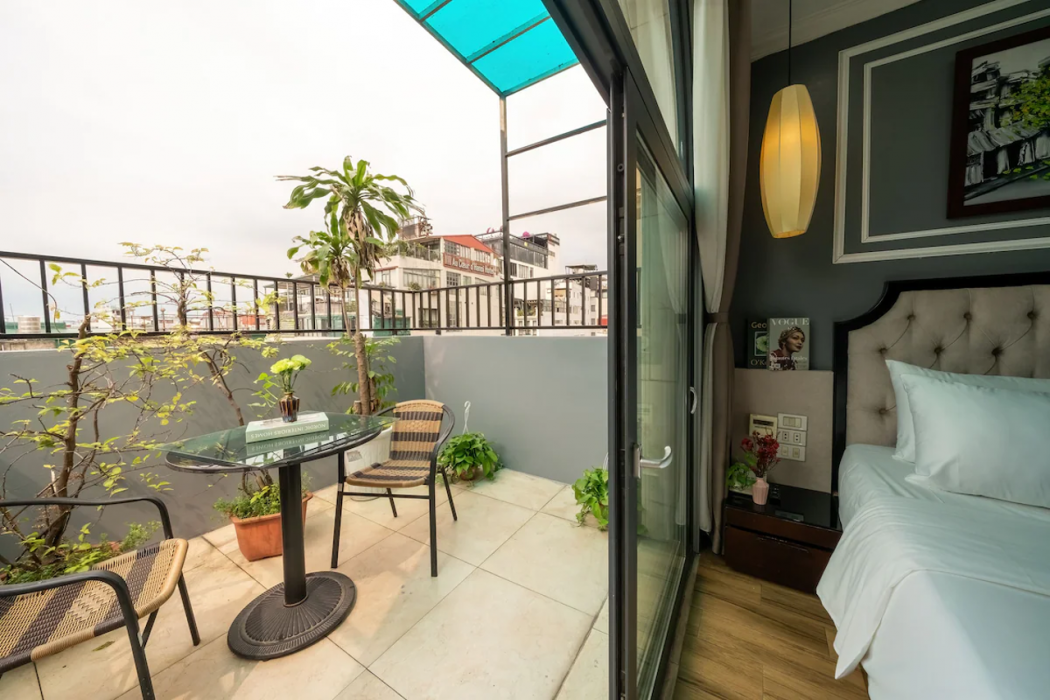 Bella Premier Hotel & Rooftop Skybar 8/10