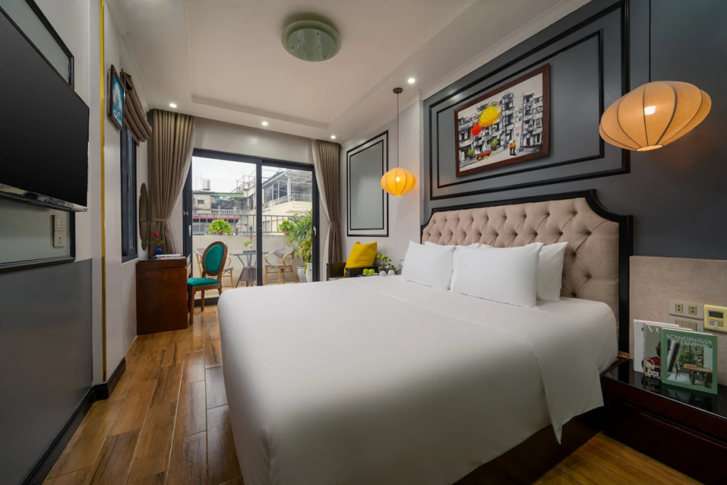 Bella Premier Hotel & Rooftop Skybar 1/10