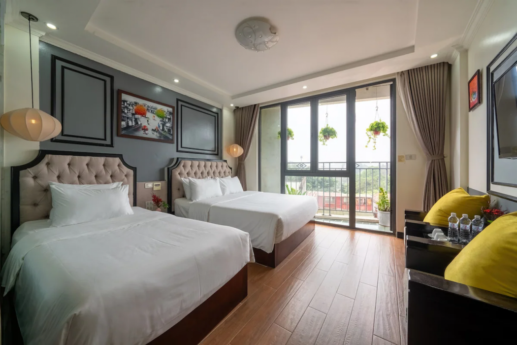 Bella Premier Hotel & Rooftop Skybar 5/10