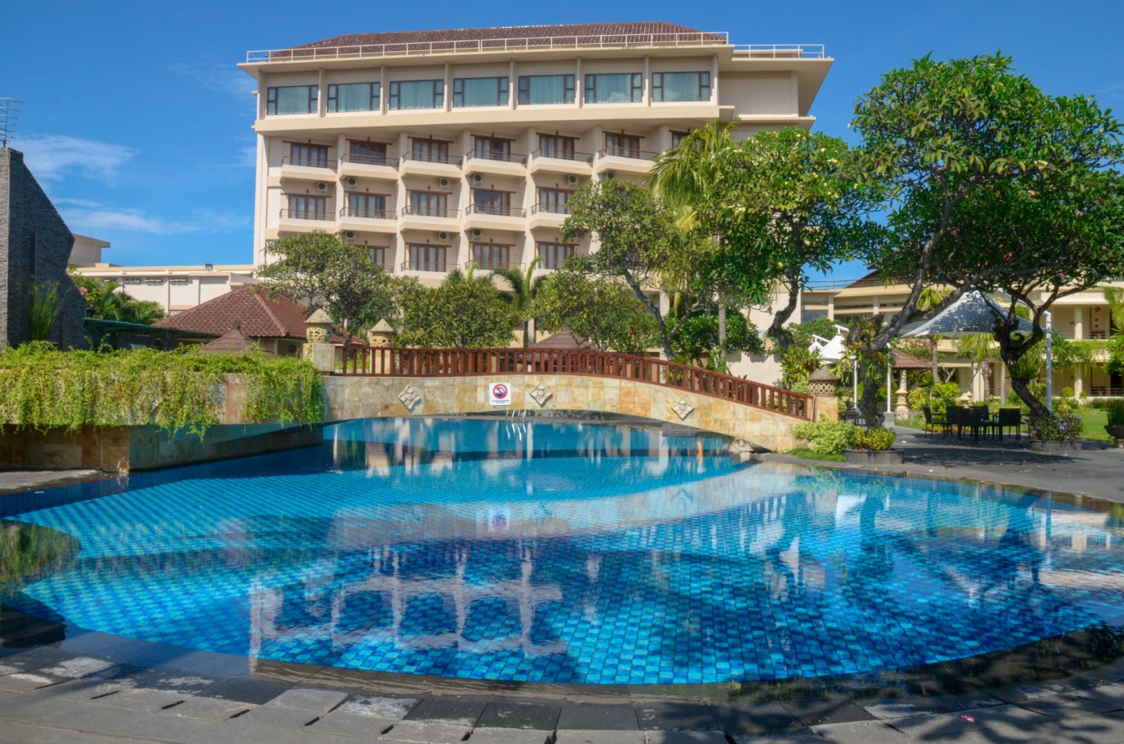 Lombok Raya Hotel 32/57
