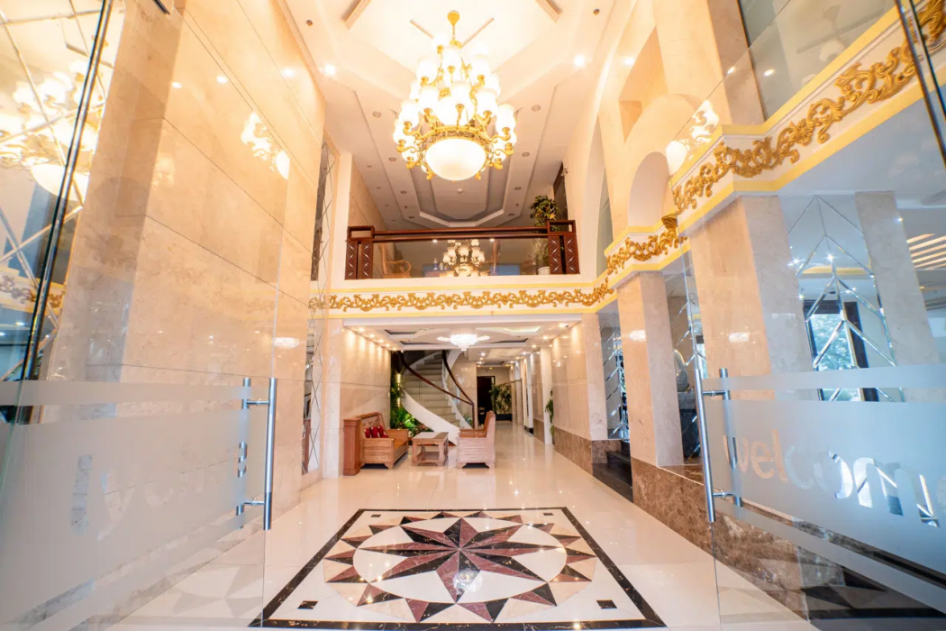 Lychee Hotel 4/40