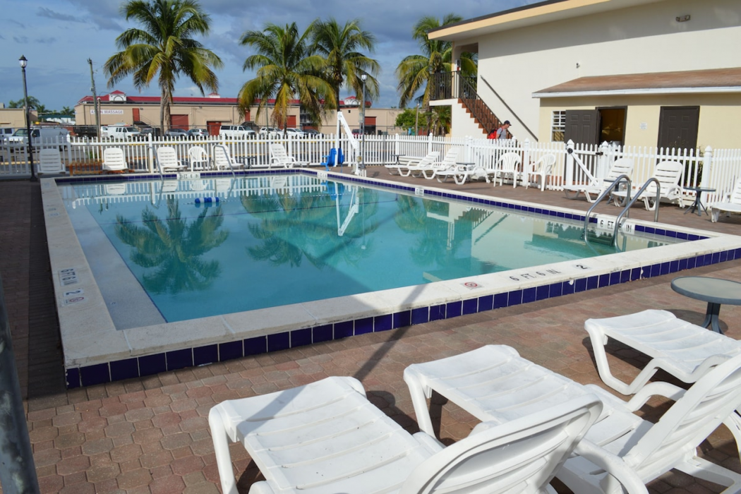 Americas Best Value Inn Ft. Myers 28/49