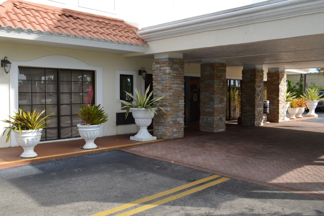 Americas Best Value Inn Ft. Myers photo3
