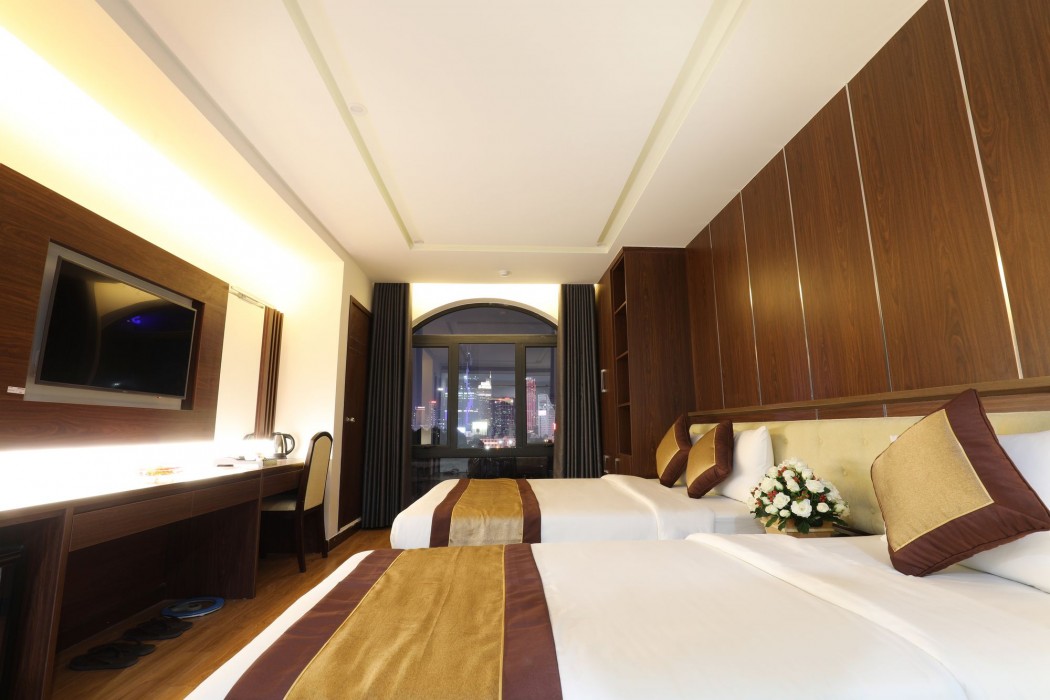 Prague Hotel 65/100