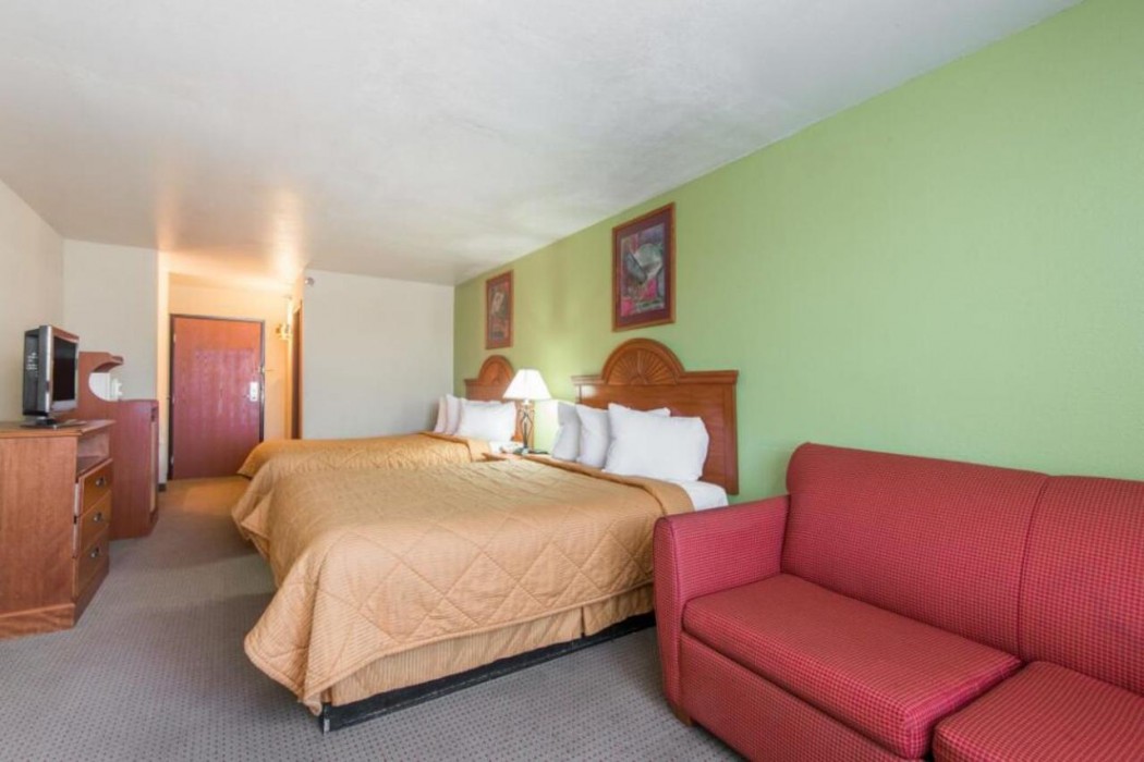 Knights Inn Gallup at 3208 W Hwy 66 5/16