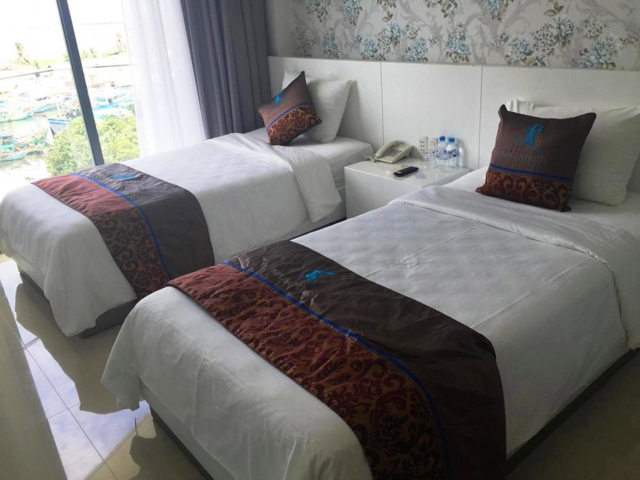 Nipola Hotel 30/78