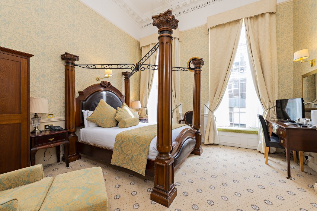 Castle Hotel 15/66