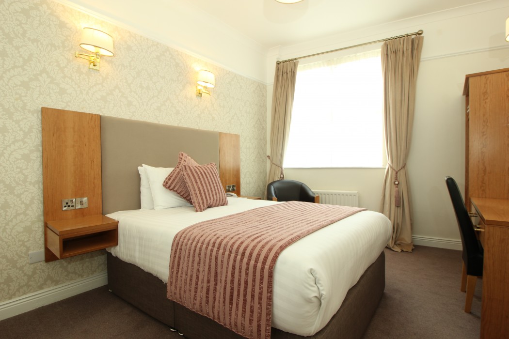 Castle Hotel 20/66