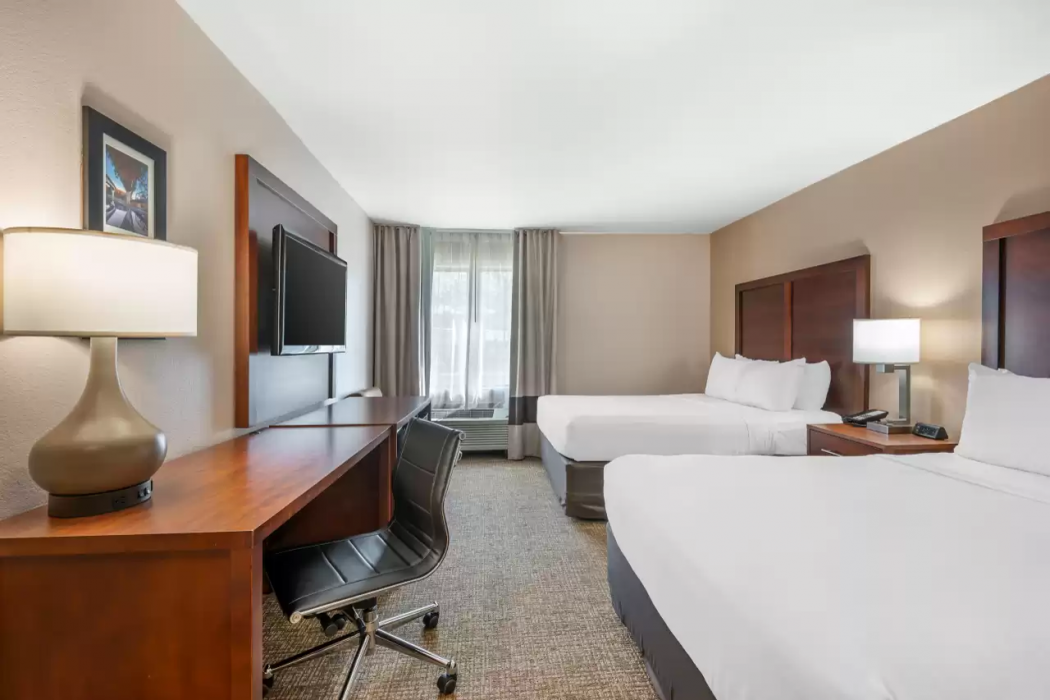 Comfort Inn Lafayette I-65 8/33