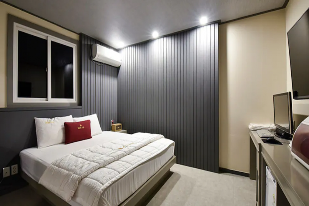 Icon Motel 9/57