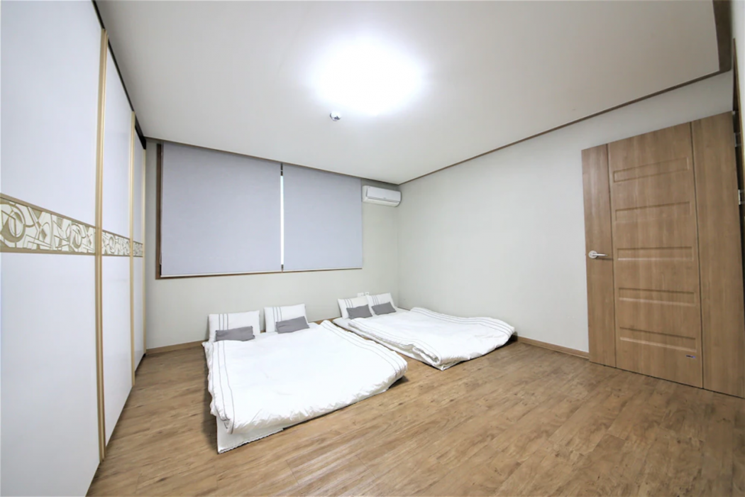 Icon Motel 11/57