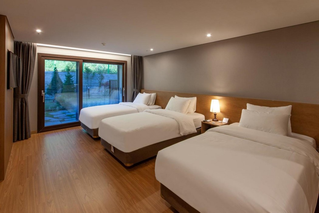 Ramada by Wyndham Mungyeongsaejae 12/30