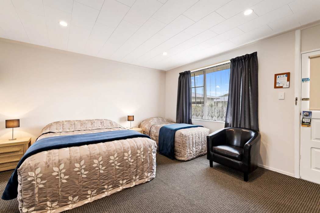 Canterbury Court Motel 9/13