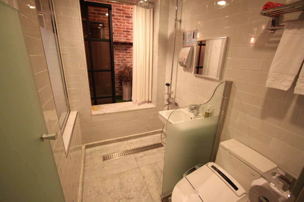 Hotel February Suseong 27/87