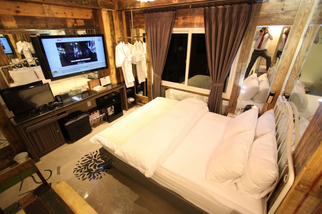 Hotel February Suseong 37/87