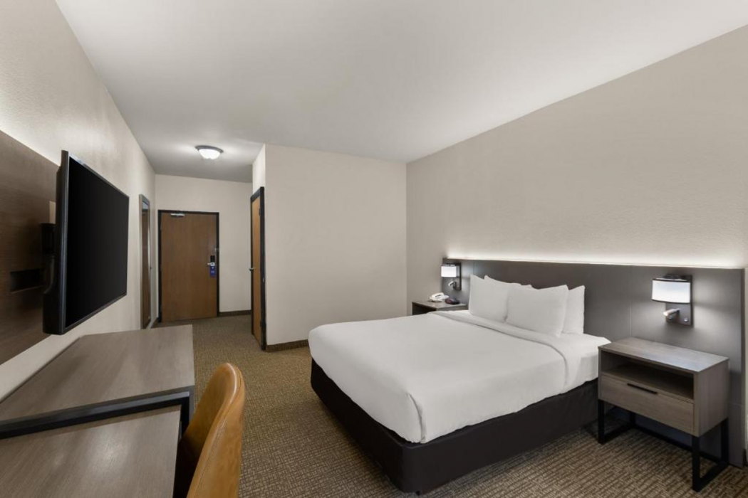 Comfort Inn & Suites Austin North Loop 12/46