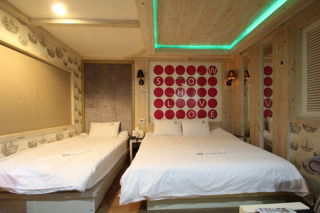 Show Hotel 38/66