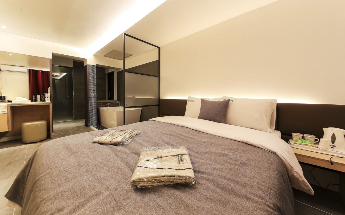 Lime Hotel 28/83