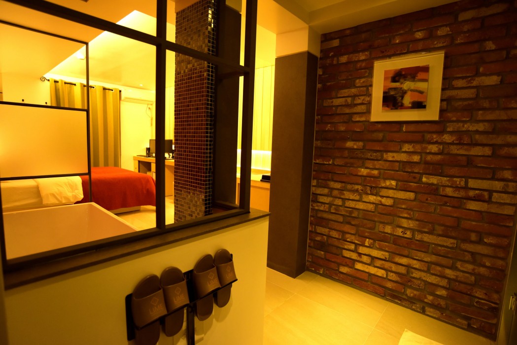 Lime Hotel 33/83