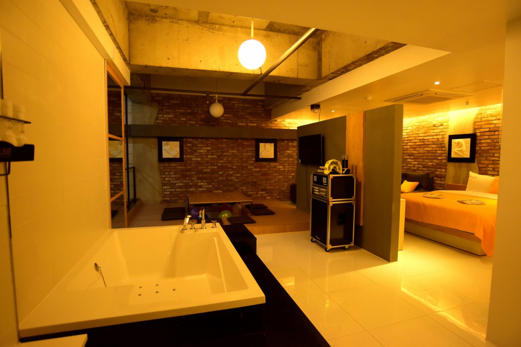 Lime Hotel 66/83