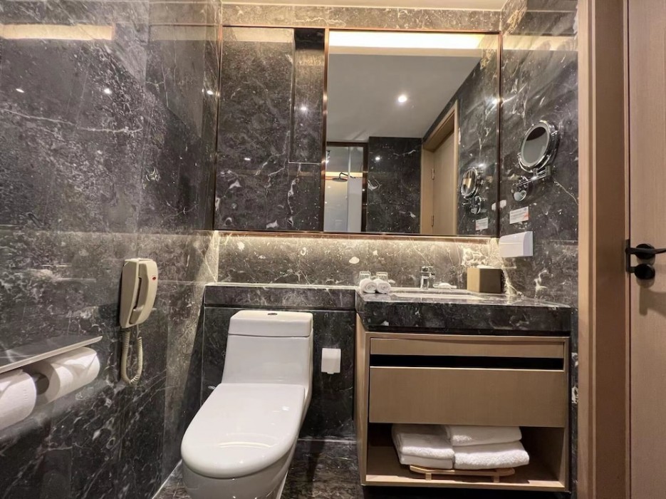 Howard Johnson by Wyndham Paragon Hotel Beijing 39/40