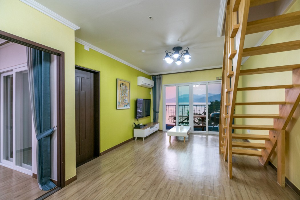 Tongyeong Beach Castle Hotel 33/54