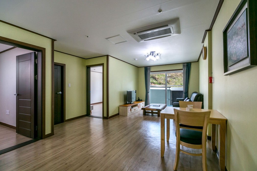 Tongyeong Beach Castle Hotel 19/54