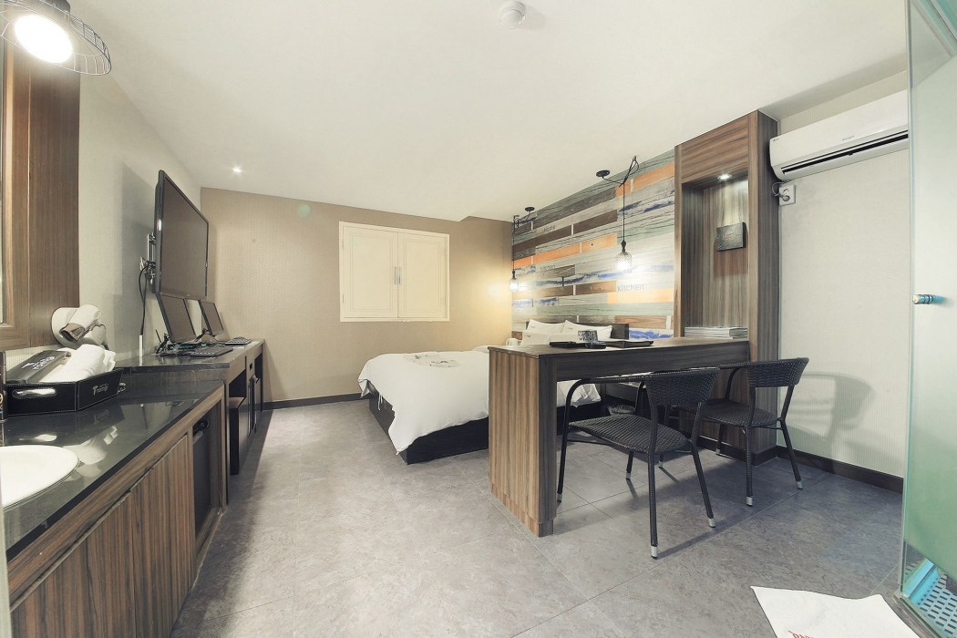 Hotel Tomgi 26/99
