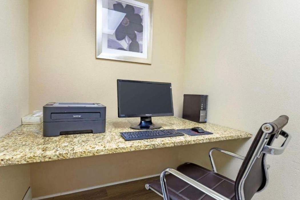 Clarion Pointe Durham Research Triangle Park 13/24
