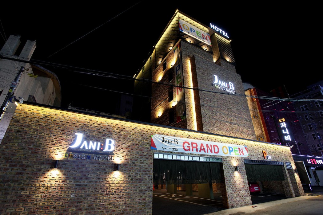 Jani B Hotel 42/56