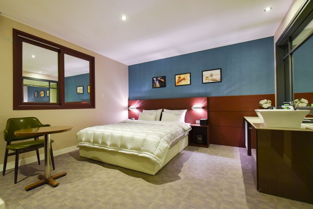 Two Heart Hotel Gimhae 24/55